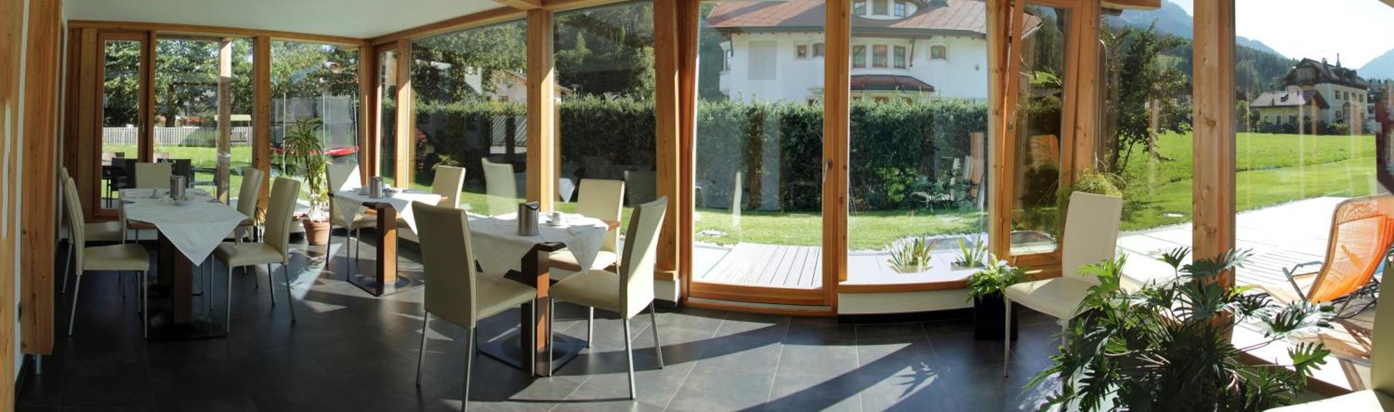 Garni - Hotel Am Burghuegel Innichen Exterior foto